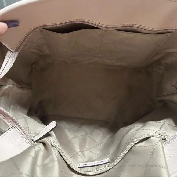 Michael kors purse and wallet